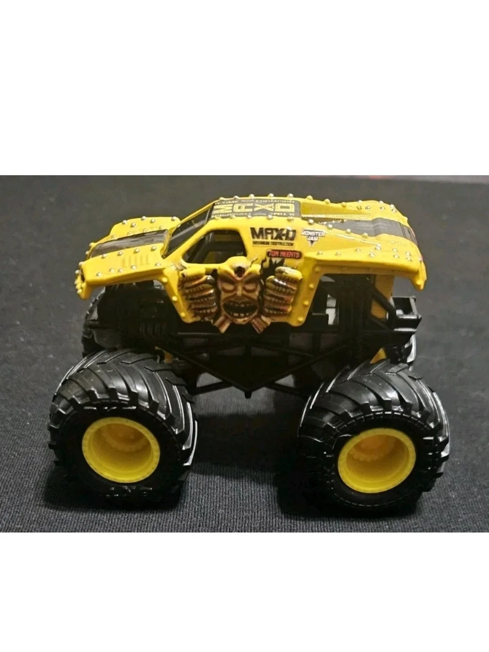 Spin Master Monster Jam  Maximum Destruction 2016 Max-D Yellow 1:64 Truck
